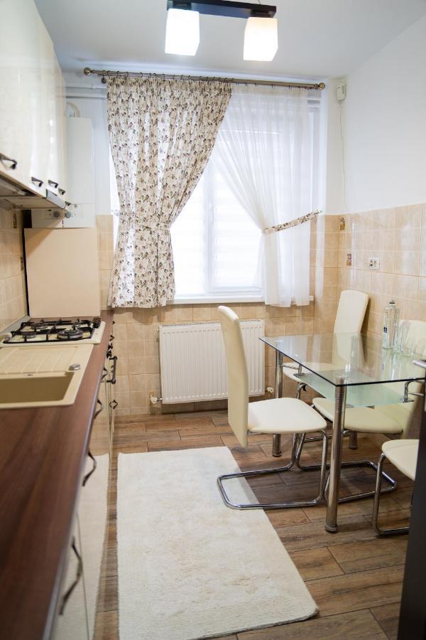 Ultracentral Golden Apartament 2 Suceava Ngoại thất bức ảnh