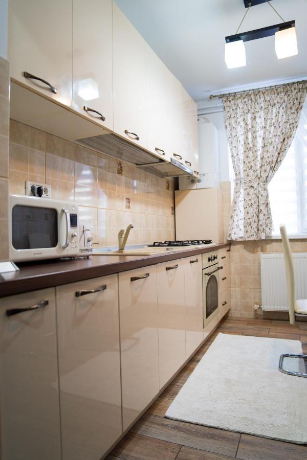 Ultracentral Golden Apartament 2 Suceava Ngoại thất bức ảnh
