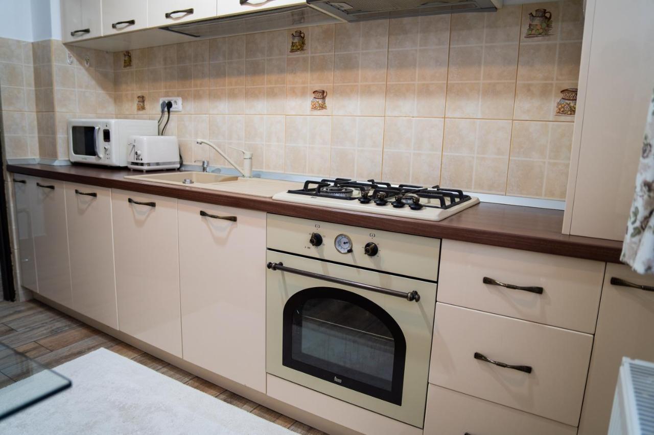 Ultracentral Golden Apartament 2 Suceava Ngoại thất bức ảnh